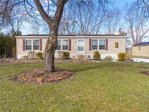 105 Pewter Ln #31, Cobleskill, NY 12043