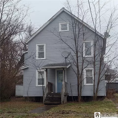 21 Elm, Hanover, NY 14136