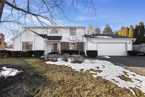 11 Pond Valley Cir, Penfield, NY 14526