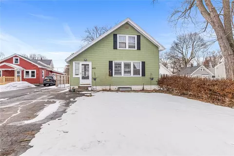 443 Crossfield Rd, Irondequoit, NY 14609