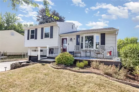 18 Barringer Dr, Hamlin, NY 14464