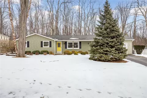 212 Creekwood Dr, Greece, NY 14626