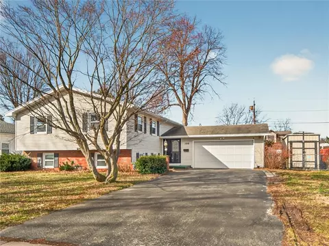100 Edgebrook Ln, Irondequoit, NY 14617