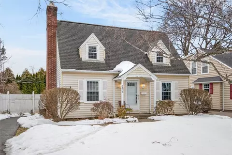Exterior - 205 Thorncliffe Dr, Irondequoit, NY 14617 photo 2 of 9