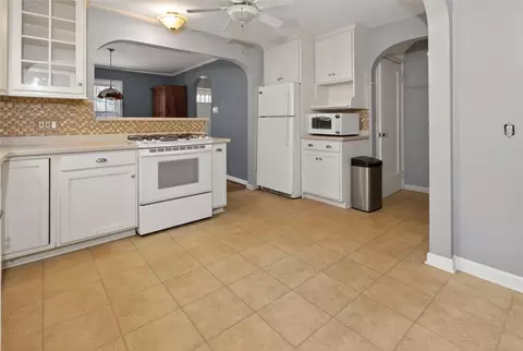 Kitchen - 205 Thorncliffe Dr, Irondequoit, NY 14617 photo 3 of 4