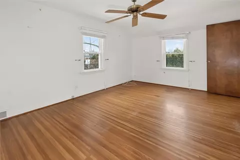 Bedroom - 205 Thorncliffe Dr, Irondequoit, NY 14617 photo 4 of 8