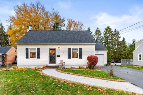 46 Country Ln, Penfield, NY 14526