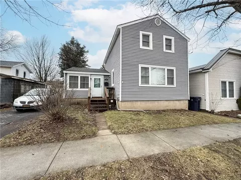 16 White St, Seneca Falls, NY 13148
