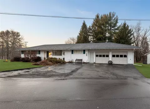 12 Cayuga St, Sidney, NY 13838