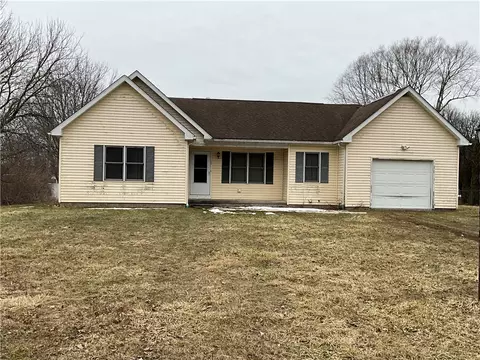 15 Jacklyn Dr, Chili, NY 14624