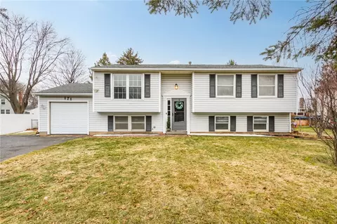 171 Covered Wagon, West Henrietta, NY 14586