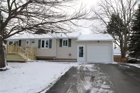 153 Carlisle St, Greece, NY 14615