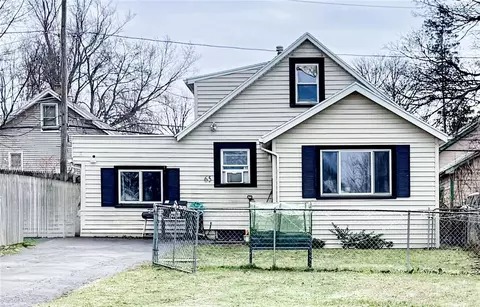 65 Worcester Rd, Greece, NY 14616