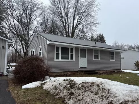 9 Nelson St, Murray, NY 14470