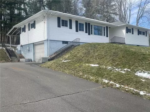 9 Mount Pleasant Dr, Bainbridge, NY 13733