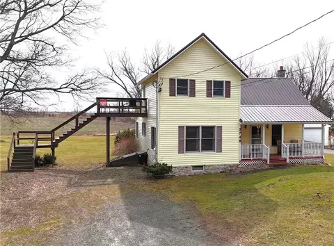 3748 Barnum St, Burdett, NY 14818