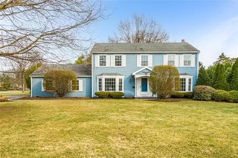 1 Hunters Pointe, Pittsford, NY 14534