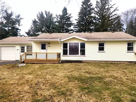 788 Embury Rd, Penfield, NY 14526