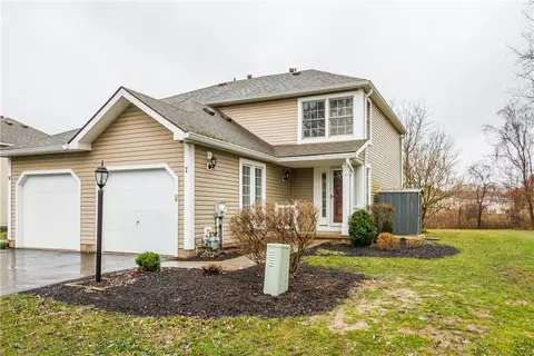 7 Camberley Pl, Penfield, NY 14526
