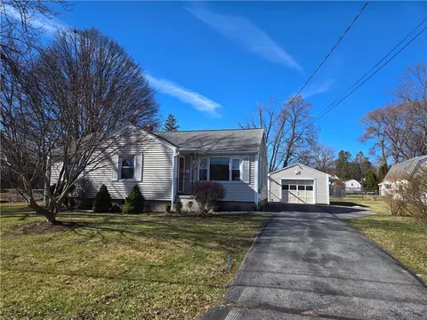 30 Oxford Pl, Geneva, NY 14456