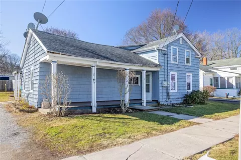 17 Buffalo St, Bergen, NY 14416