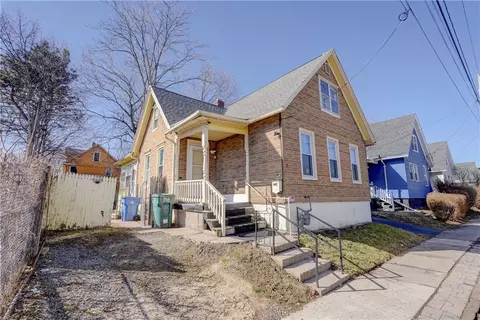 7 Rugraff St, Rochester, NY 14606