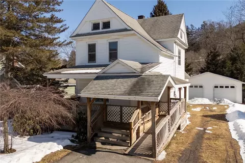 94 Griswold St, Walton, NY 13856