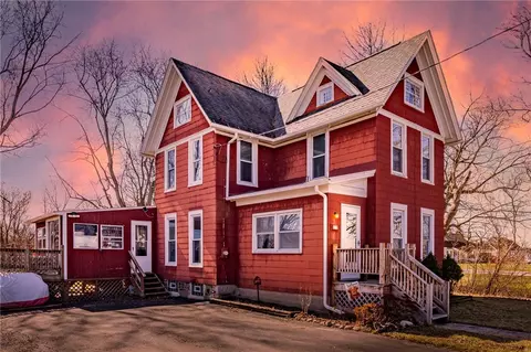 11 Hunter St, Bergen, NY 14416