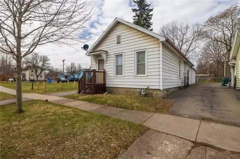17 Orchard St, Rochester, NY 14611