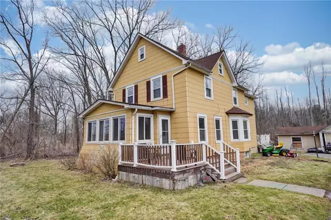 1534 Lake Rd, Hamlin, NY 14464