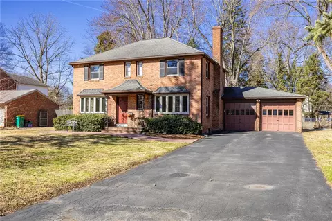 193 Georgian Court Rd, Brighton, NY 14610