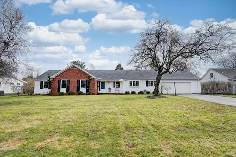 219 Danbury Cir S, Rochester, NY 14618