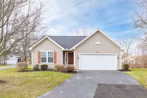 60 Foxtail Ln, Chili, NY 14514