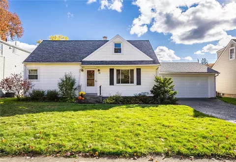21 Edmonton Rd, Rochester, NY 14609