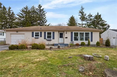 8 Merrydale Dr, Gates, NY 14624