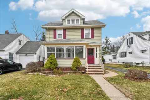 136 Avondale Rd, Irondequoit, NY 14622