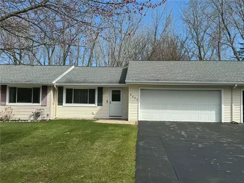 2077 Bear Creek Dr, Ontario, NY 14519
