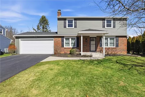 18 Wheatfield Cir, Perinton, NY 14450