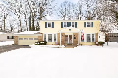 190 Courtly Cir, Greece, NY 14615