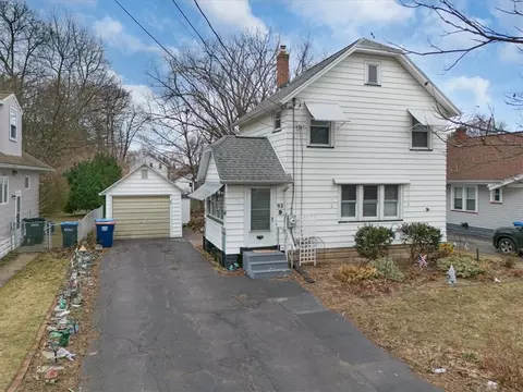 92 Veness Ave, Greece, NY 14616