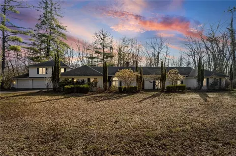 52 Knollwood Dr, Rochester, NY 14618