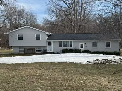 4401 Johnny Cake Ln, Barre, NY 14411