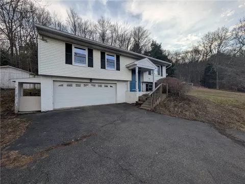 32 Nuel Ct, Endicott, NY 13760