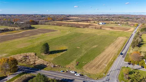 1495 W Bloomfield Rd, Mendon, NY 14472