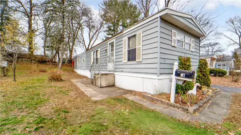 36 Wayside Dr, Panorama, NY 14625