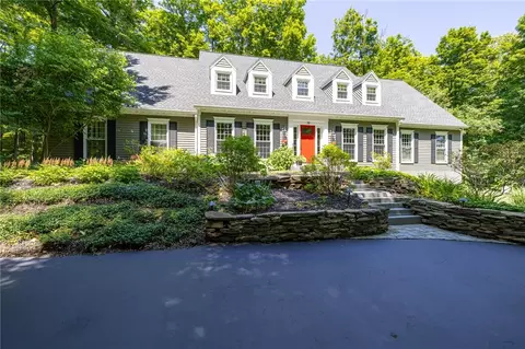 76 Van Voorhis Rd, Pittsford, NY 14534