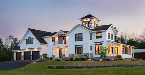 151 Ferguson Dr, Parma, NY 14468