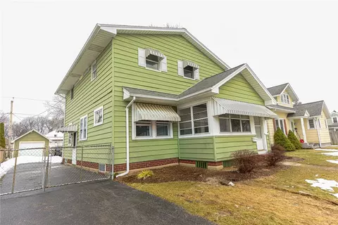 31 Wendhurst Dr, Greece, NY 14616