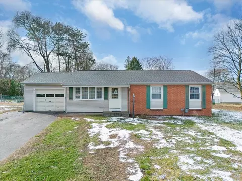 210 Westmar Dr, Gates, NY 14624