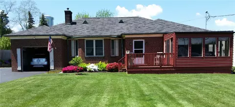 381 S Union St, Ogden, NY 14559